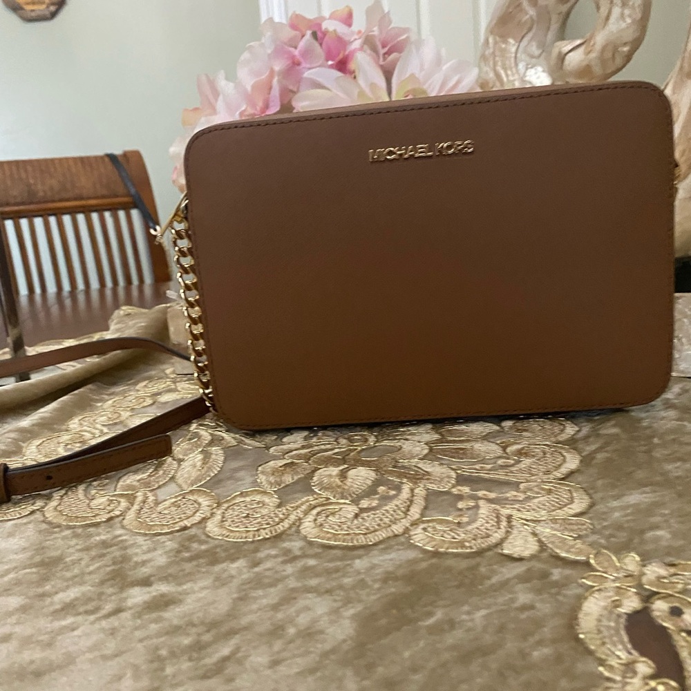 Michael Kors large Crossbody - Picture 5 of 11